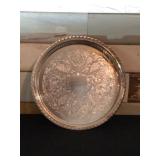 Oneida tray, plaques, metal trays, net gear router and light
