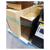 Hampton Assembled Kitchen Cabinet Lot