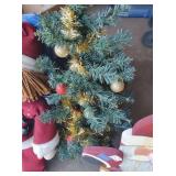 Collection Of Outdoor Christmas Décor