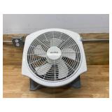 AIR KING 14" window/floor fan, 3 speed