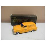 BROOKLIN MODELS 1/43 SCALE - 1953 PONTIAC SEDAN DELIVERY GOLF OIL - IN BOX! - AWESOME!!!!! - GREAT PIECE! - SEE PICTURES!