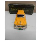 BROOKLIN MODELS 1/43 SCALE - 1953 PONTIAC SEDAN DELIVERY GOLF OIL - IN BOX! - AWESOME!!!!! - GREAT PIECE! - SEE PICTURES!