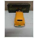 BROOKLIN MODELS 1/43 SCALE - 1953 PONTIAC SEDAN DELIVERY GOLF OIL - IN BOX! - AWESOME!!!!! - GREAT PIECE! - SEE PICTURES!