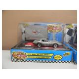 ROAD CHAMPS CORVETTE CLASSICS LIMITED EDITION 1/43 SCALE - 1978 CHEVROLET CORVETTE ANNIVERSARY EDITION & 
