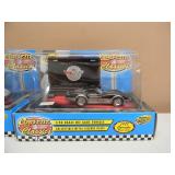 ROAD CHAMPS CORVETTE CLASSICS LIMITED EDITION 1/43 SCALE - 1978 CHEVROLET CORVETTE ANNIVERSARY EDITION & 