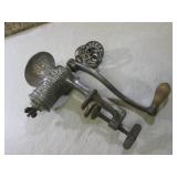 (RM3) Vintage Universal Food Choppe...