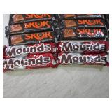 (B-1) 16 Skor and 4 Mounds Candy Ba...
