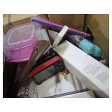 (D-4) Big Box Full of Assorted Kitc...