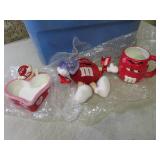 (CLR) Tote with Lid Full of Valenti...