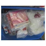(CLR) Tote with Lid Full of Valenti...