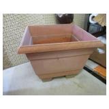 (D-1T) Large Planter, 12 Qt Radiato...