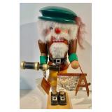 2 Holzkunst Nutcrackers