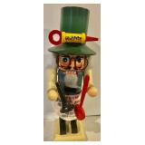 3 Nutcrackers