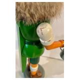 4 Nutcrackers