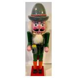 4 Nutcrackers