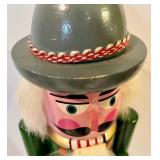 4 Nutcrackers