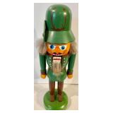 4 Nutcrackers