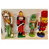 4 Nutcrackers