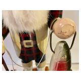 4 Nutcrackers