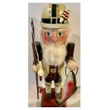 4 Nutcrackers