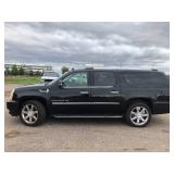 2008 Cadillac Escalade ESV - FULLY LOADED
