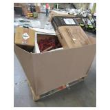 WHOLESALE MIXED PALLET OF MISCELLANEOUS CHRISTMAS AND FALL DECORATIONS!