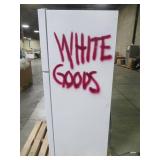 Frigidaire 18.3-cu ft Top-Freezer Refrigerator (White) FFTR1835VW