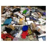 Pallet of assorted housewares, home decor (review all pictures)