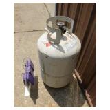 30lb LP tank. As shown.