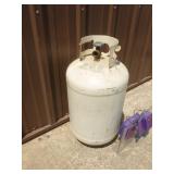 30lb LP tank. As shown.