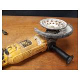 DeWalt 7/9" Angle Grinder Model D28499 - Tested and Works