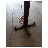 Traffic Signal Mounted on Pole - WORKS!! - About 90" Tall - 110V