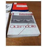 Lot of (6) 1992 Chevrolet & 1991 Oldsmobile Service Manuals