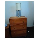 Pine 3-Drawer Dresser With Lamp