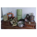 large lot of vintage items (include...