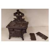Vintage Cast Iron Stove 8"x 5" x 11...