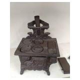 Vintage Cast Iron Stove 8"x 5" x 11...
