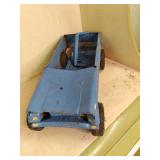 vintage metal trucks includes Tonka...