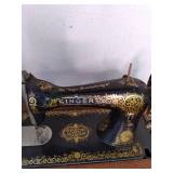 vintage singer sewing machine with ...