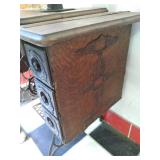 vintage singer sewing machine with ...