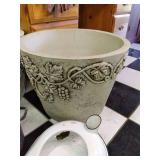 2 large outdoor planter, 2 vintage ...