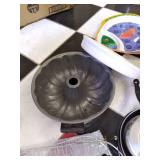 Large lot of kitchen items...