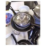Large lot of kitchen items...