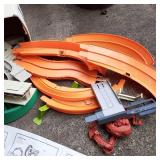 Box containing World Class Darda De...