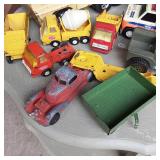 Large lot of Vintage Metal Tonka tr...