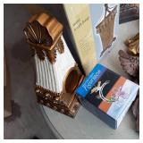 Box of misc Angel wall decor as wel...