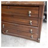 Vintage 4 drawer solid Wood dresser...