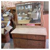 Solid Wood Vintage 4 drawer dresser...