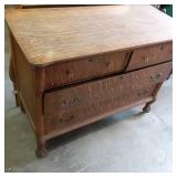 Solid Wood Vintage 4 drawer dresser...