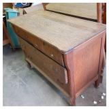 Solid Wood Vintage 4 drawer dresser...